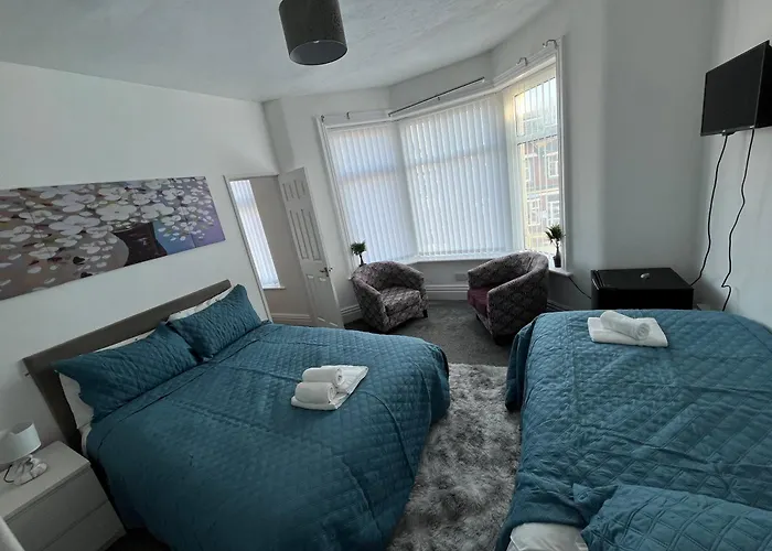 Pinnacle Hotel & Suites Formerly Jean Martyn Hotel Near Central Blackpool, Near Beach & Attractions